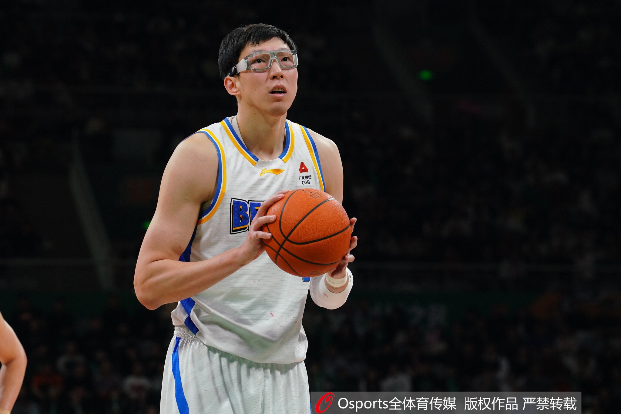 狗子28平台-高效两双！周琦6中5拿到14分11板2助1断1帽 最后时刻犯满